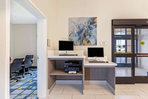 Business centre - La Quinta Inn & Suites by Wyndham NE Long Beach/Cypress (Hawaiian Gardens)