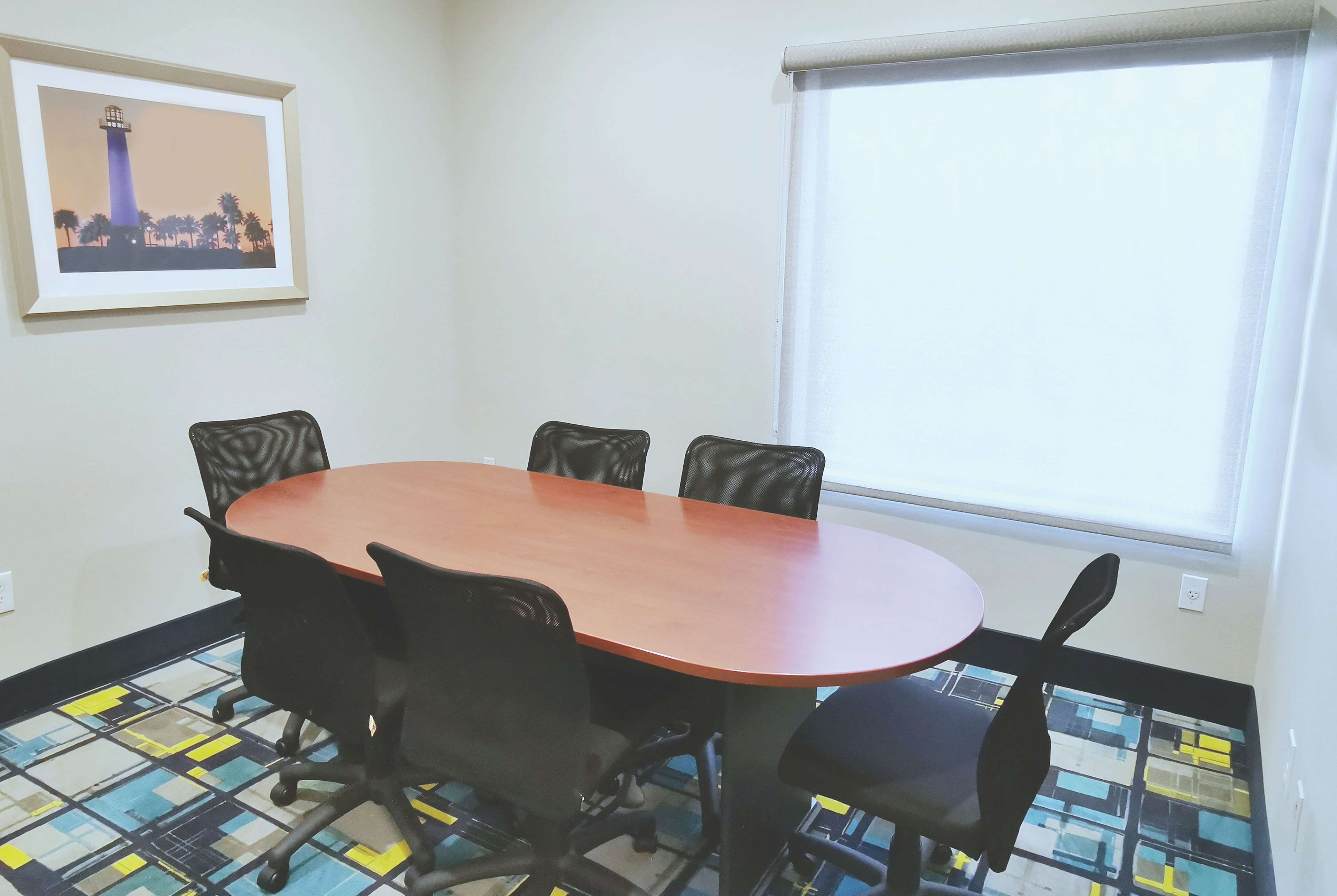 Photo - La Quinta Inn & Suites by Wyndham NE Long Beach/Cypress
