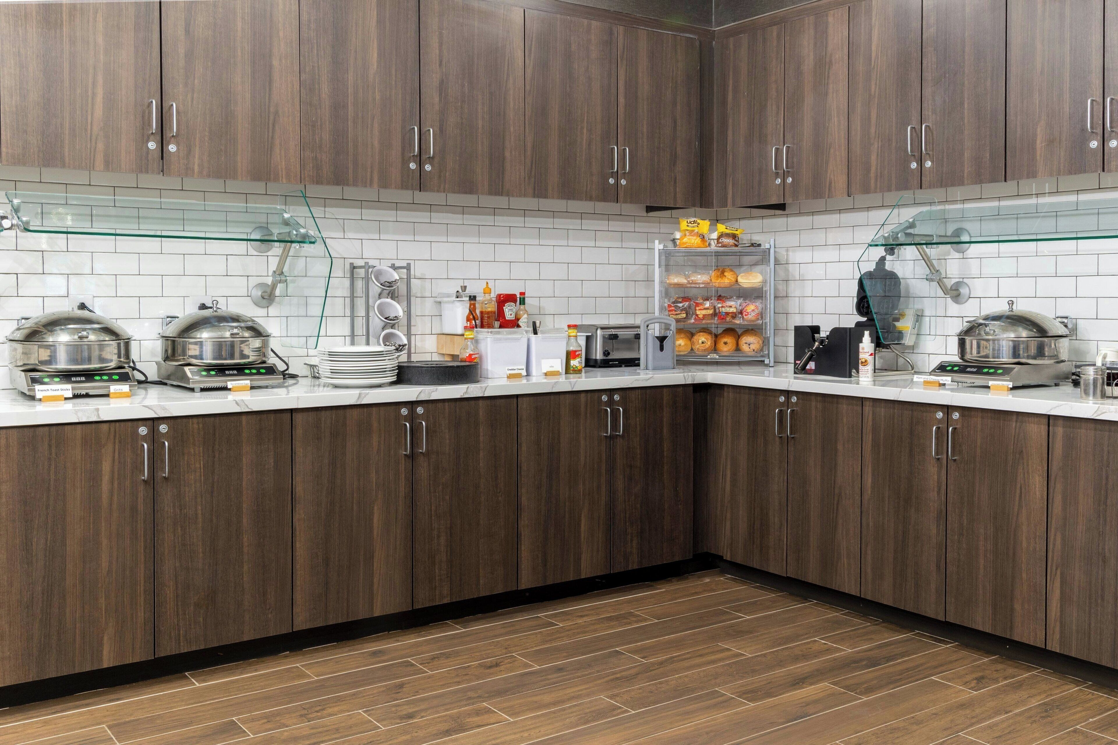 free buffet breakfast