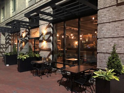 萨瓦纳市中心/历史区春季山��丘套房酒店