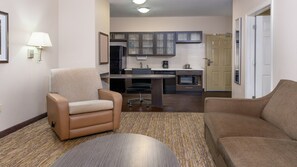 Premium bedding, in-room safe, desk, laptop workspace - Candlewood Suites Athens by IHG (Athens)
