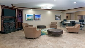 Lobby sitting area - Candlewood Suites Athens by IHG (Athens)