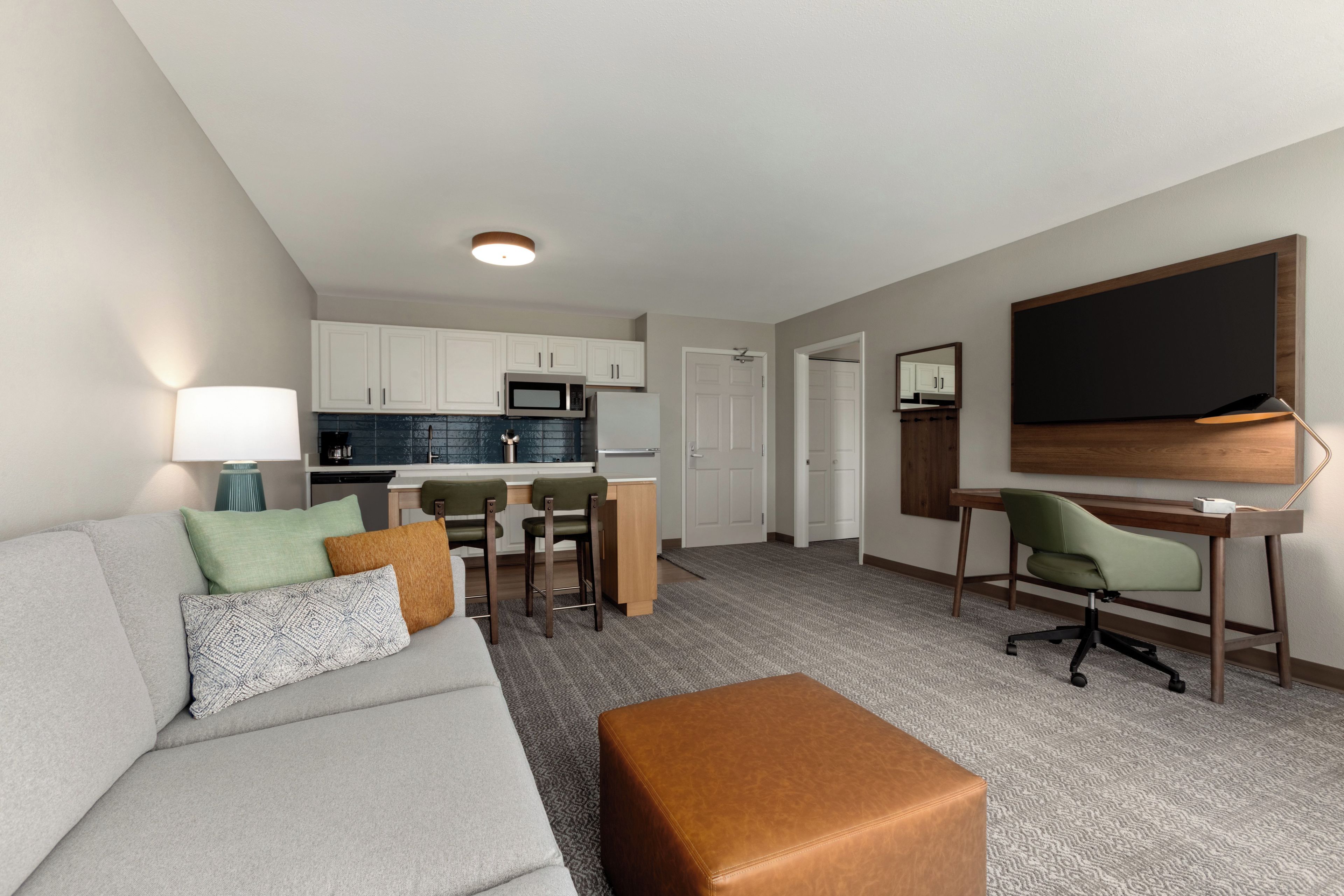Premium bedding, down comforters, in-room safe, desk