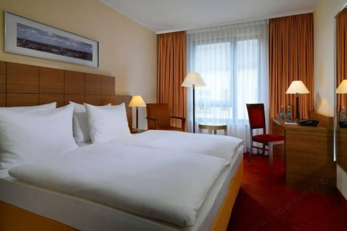 Down comforters, in-room safe, laptop workspace, blackout drapes