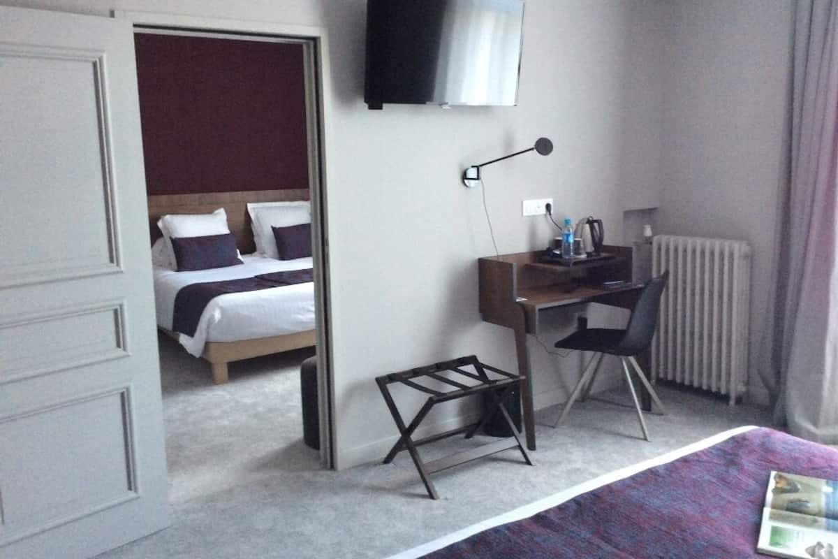 Family Room, Multiple Beds, Non Smoking | Desk, blackout curtains, soundproofing, iron/ironing board