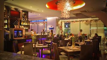 Frühstück, Mittagessen und Abendessen