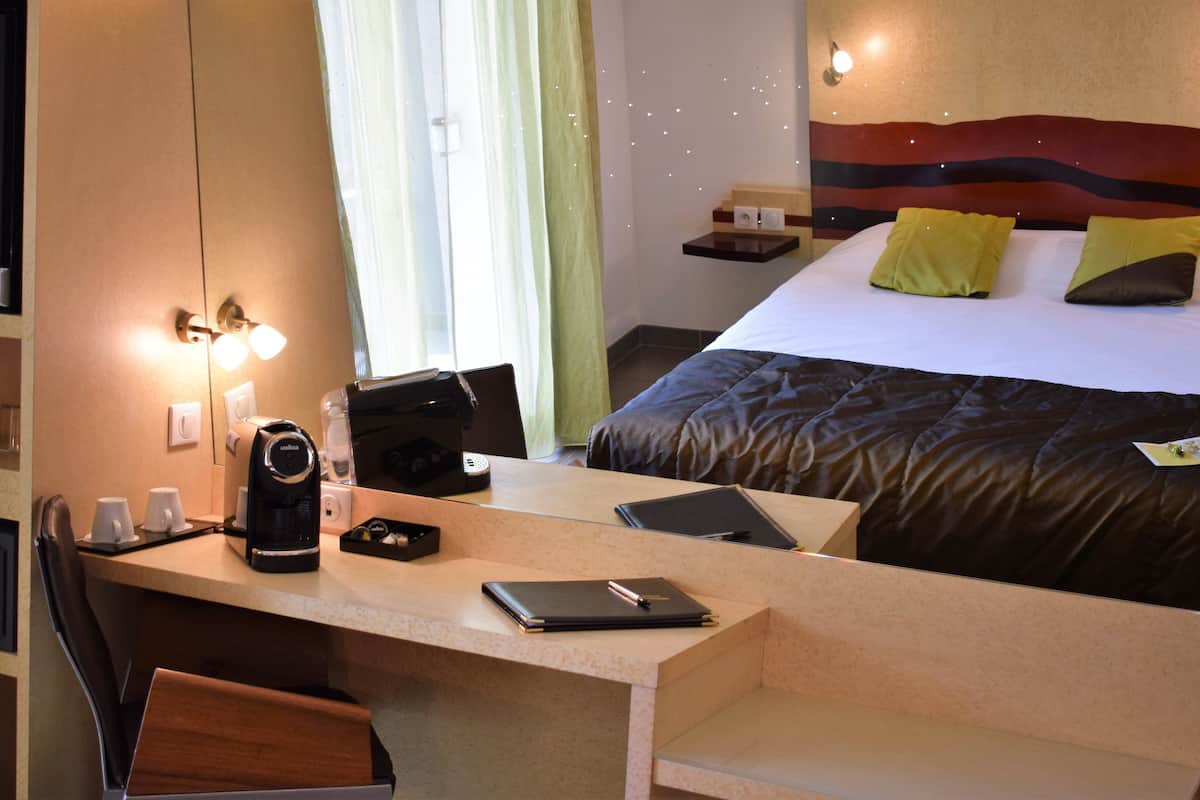 Minibar, in-room safe, desk, blackout drapes