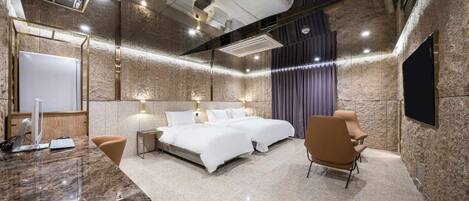 Royal Suite | Minibar, caja fuerte, decoración individual y mobiliario individual