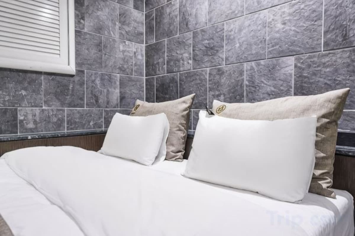 Minibar, coffres-forts dans les chambres, bureau, chambres insonorisées