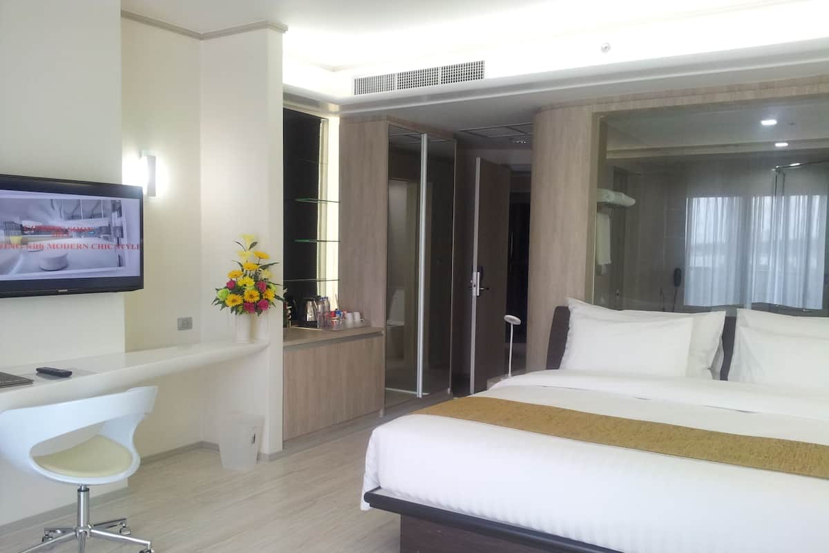 Kamar Deluks (Chic Tower) | Brankas, meja kerja, Wi-Fi gratis, dan seprai linen