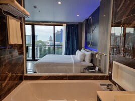 Premier Room (DEE Tower) | In-room safe, desk, free WiFi, bed sheets