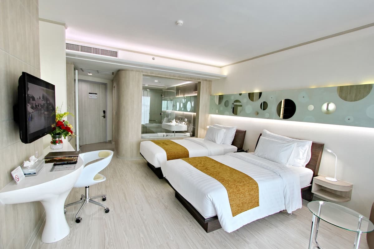 Superior Room (Chic Tower) | City view