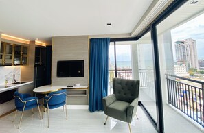 Premier kamer (DEE Tower) | Uitzicht op strand/zee