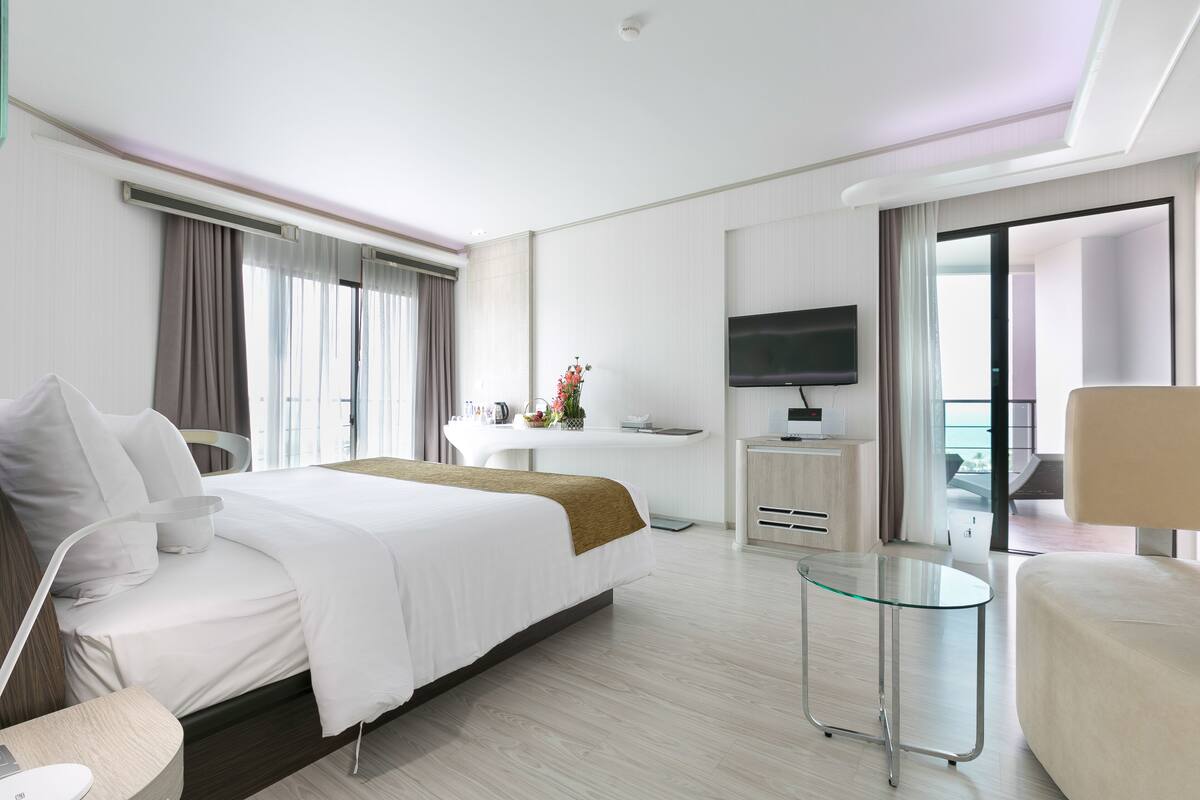 Kamar Premier | Brankas, meja kerja, Wi-Fi gratis, dan seprai linen
