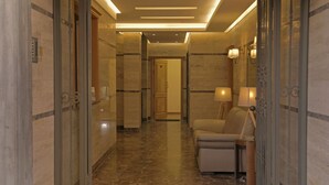 Interior entrance - Casa Verde Suites (Na'ameh)