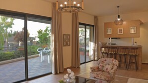 Living area - Casa Verde Suites (Na'ameh)