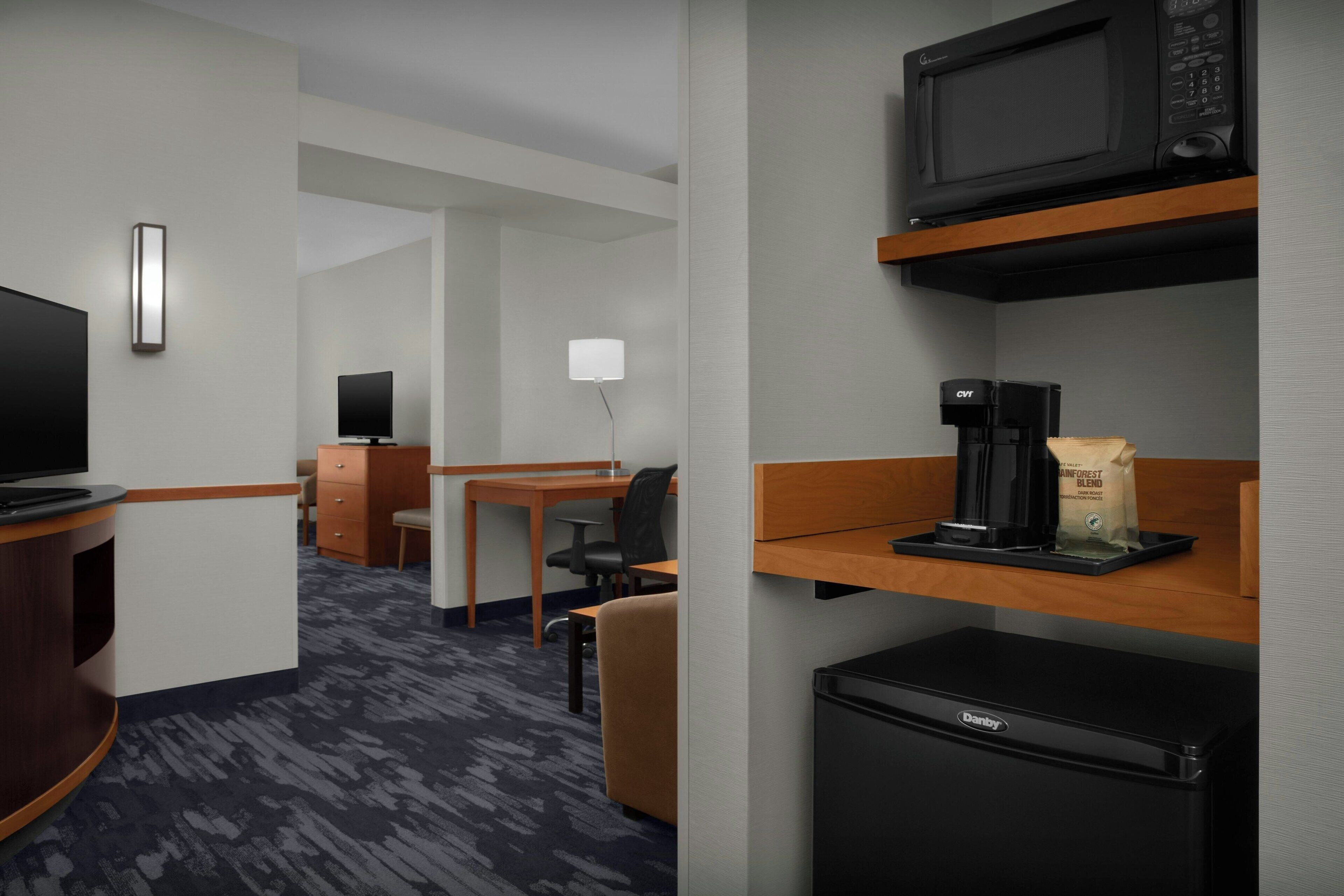 Allergiatestatut vuodevaatteet, työpöytä, pimennysverhot