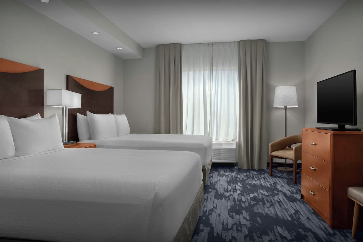 Suite, 1 Bedroom | Hypo-allergenic bedding, desk, blackout drapes, iron/ironing board