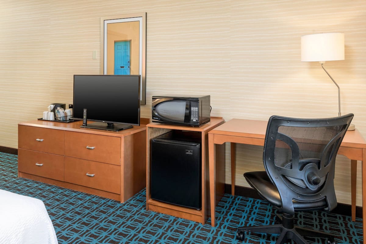 Literie hypoallergénique, bureau, rideaux occultants