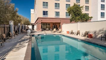 Outdoor pool, pool loungers