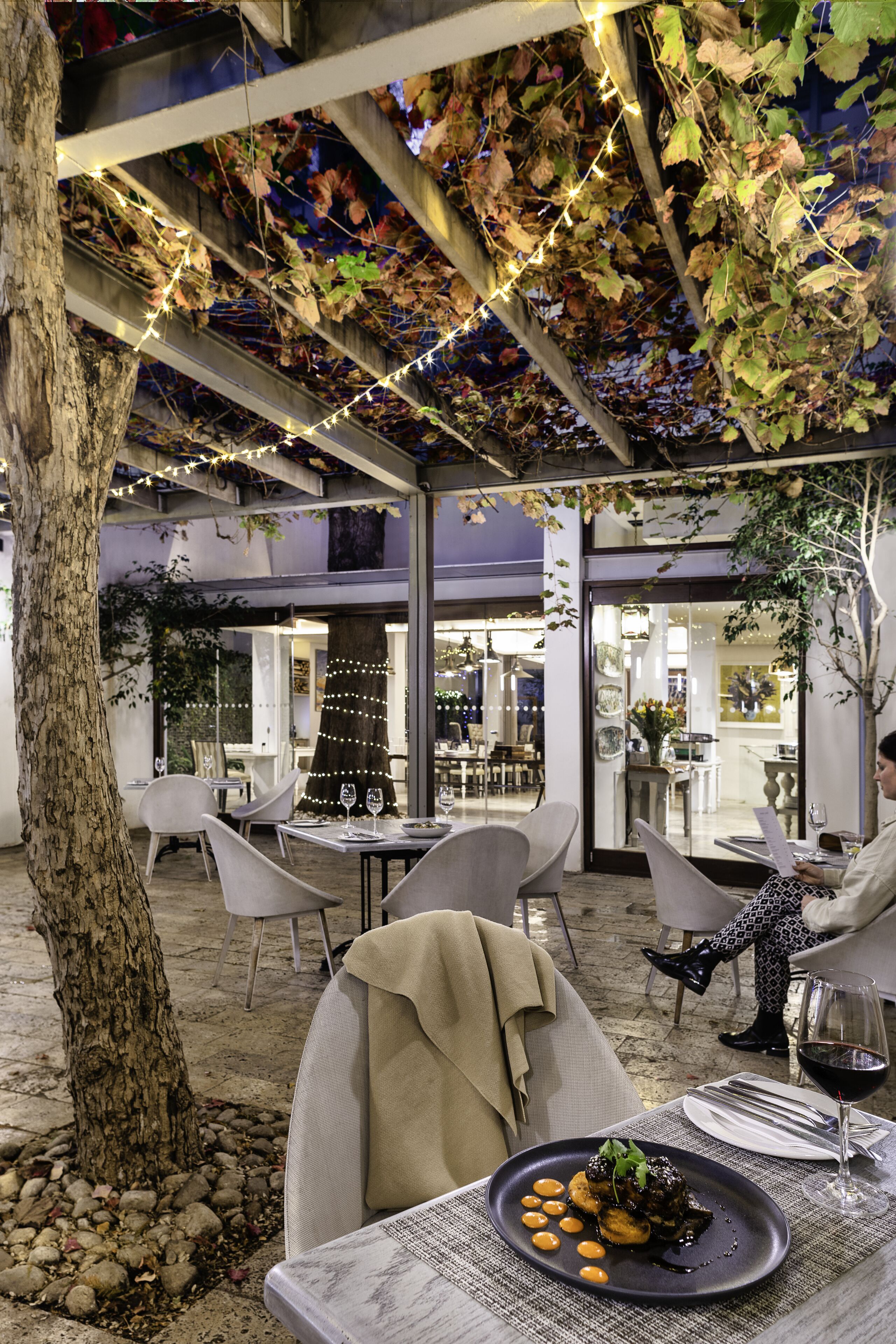 breakfast, lunch, dinner served; local cuisine, al fresco dining