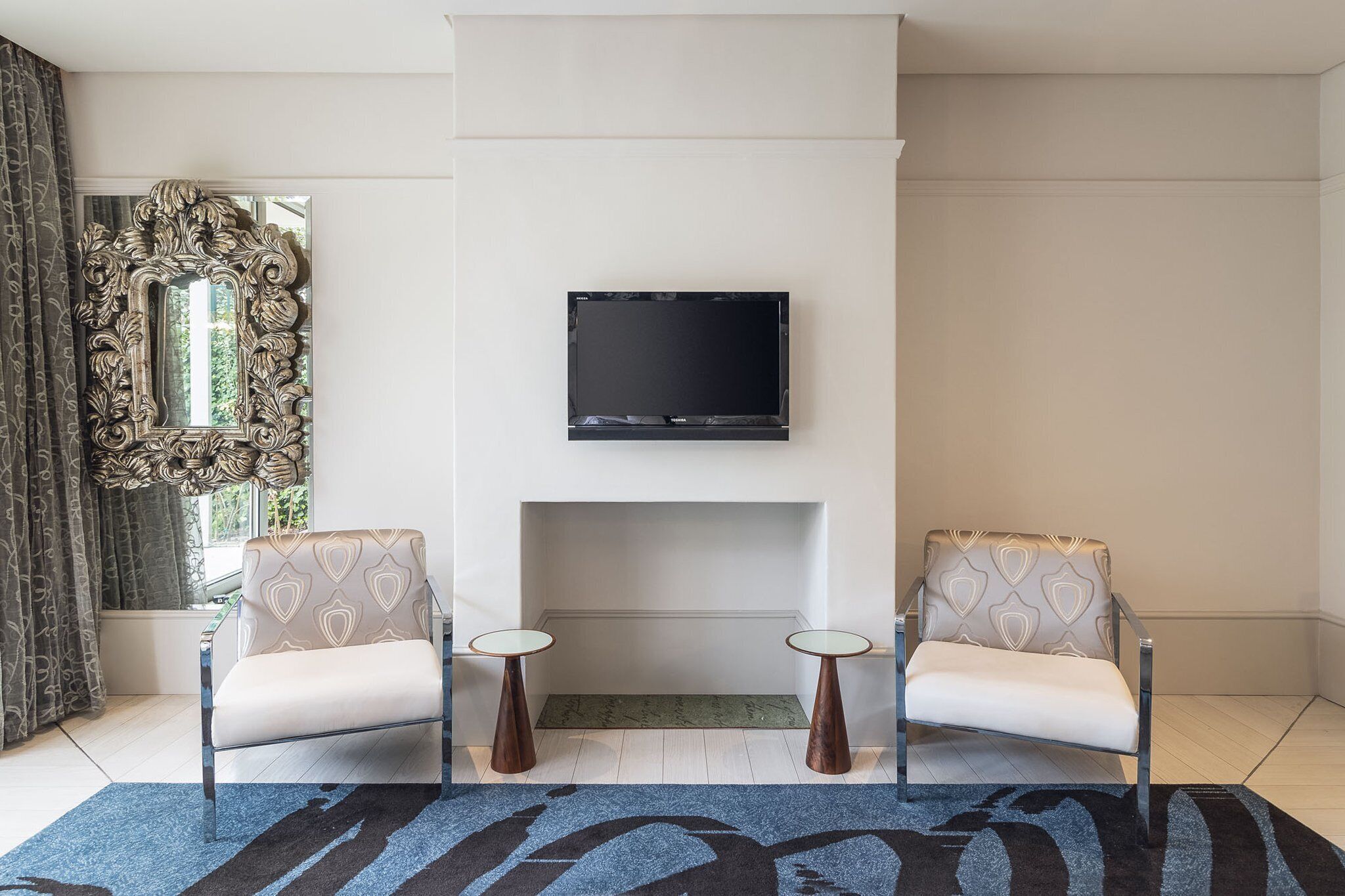 hypo-allergenic bedding, in-room safe, desk, laptop workspace