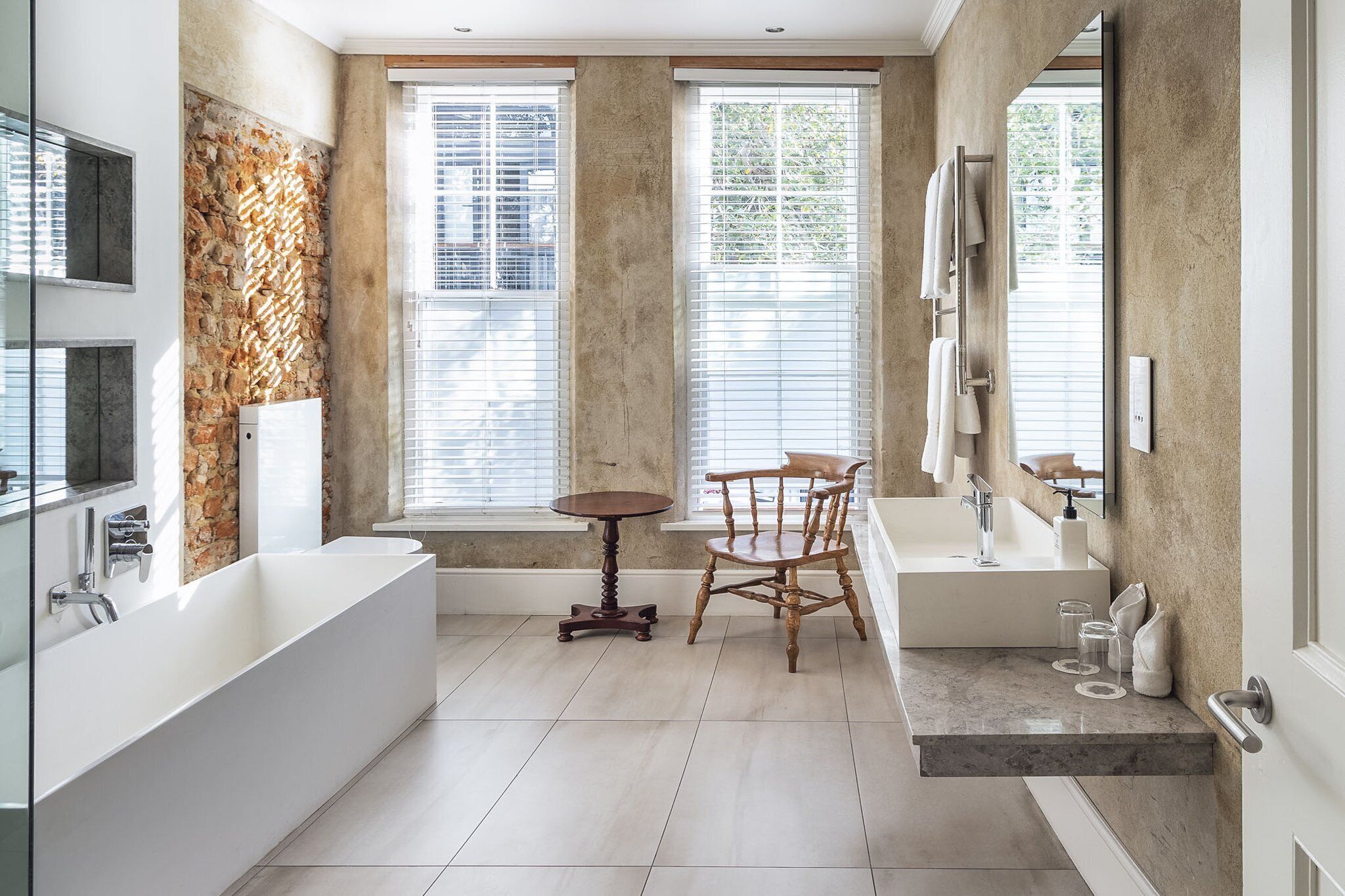 plenty room | bathroom | free toiletries, hair dryer, bathrobes, towels