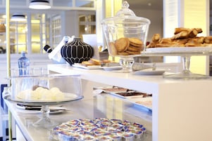 Desayuno buffet todos los días (con cargo)