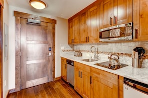 Room (Studio) | Private kitchen