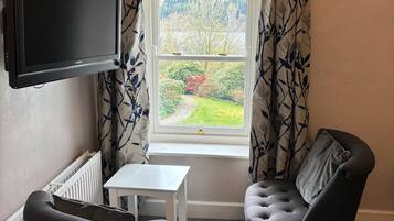 Double Room, Lake View | Individually decorated, individually furnished, blackout curtains