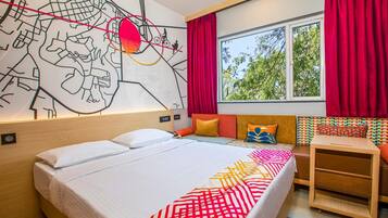 Egyptian cotton sheets, premium bedding, minibar, in-room safe