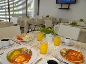 Desayuno completo incluido todos los días