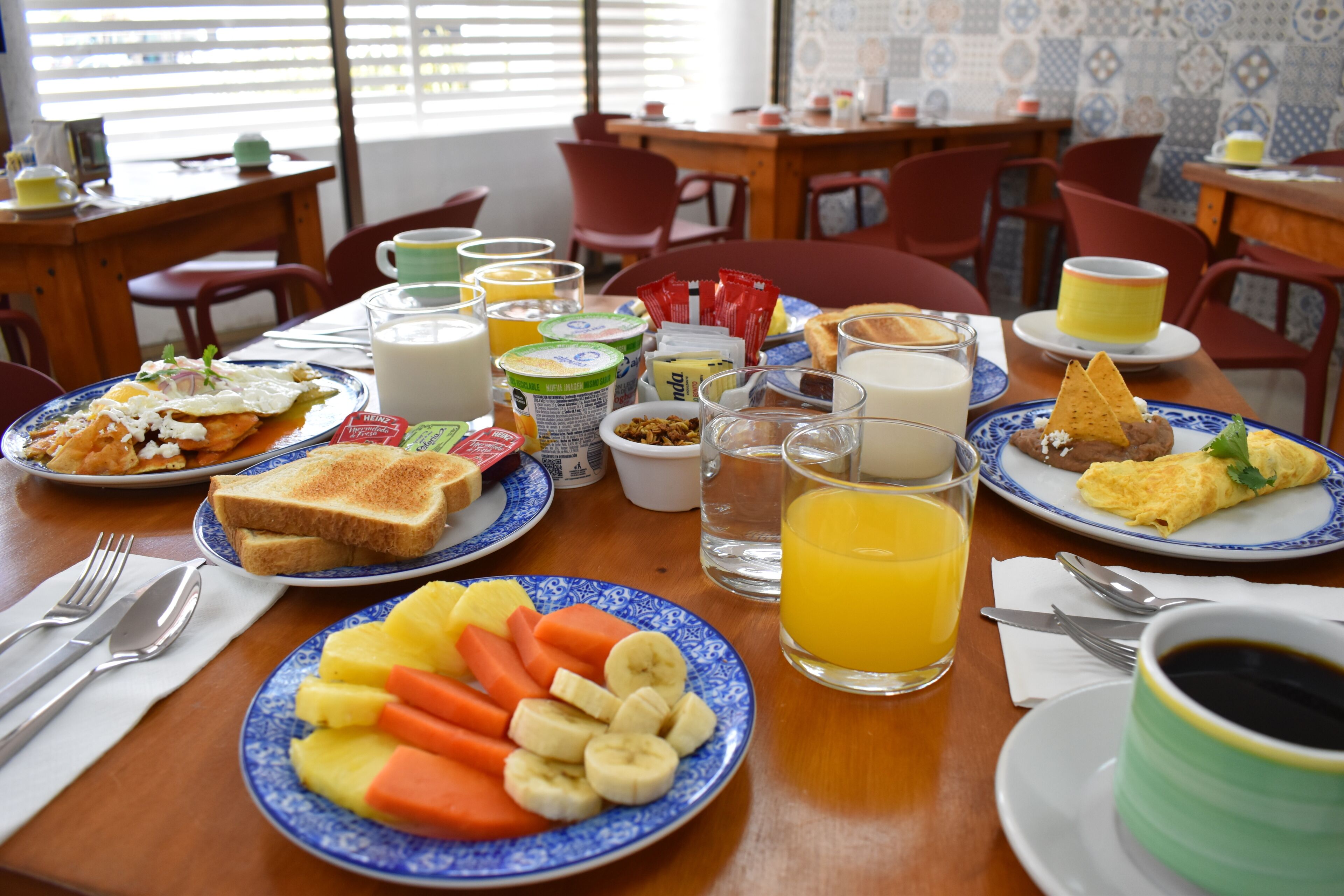 Daily buffet breakfast for a fee