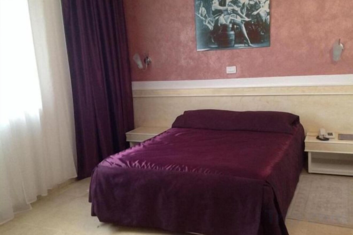 Desk, bed sheets