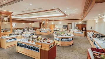 Daily buffet breakfast for a fee