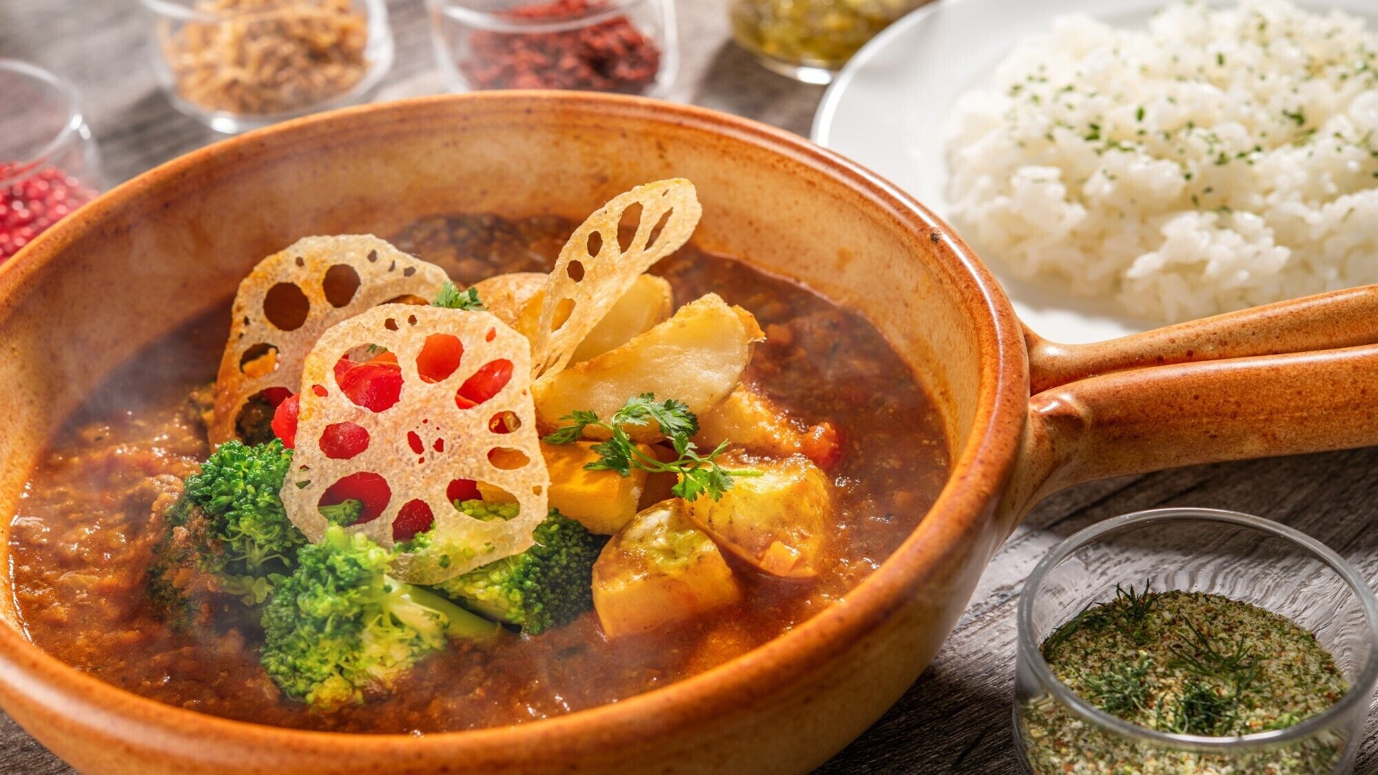 daily buffet breakfast (jpy 2090 per person)