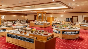 TĂ€gliches FrĂŒhstĂŒcksbuffet (2090 JPY pro Person)