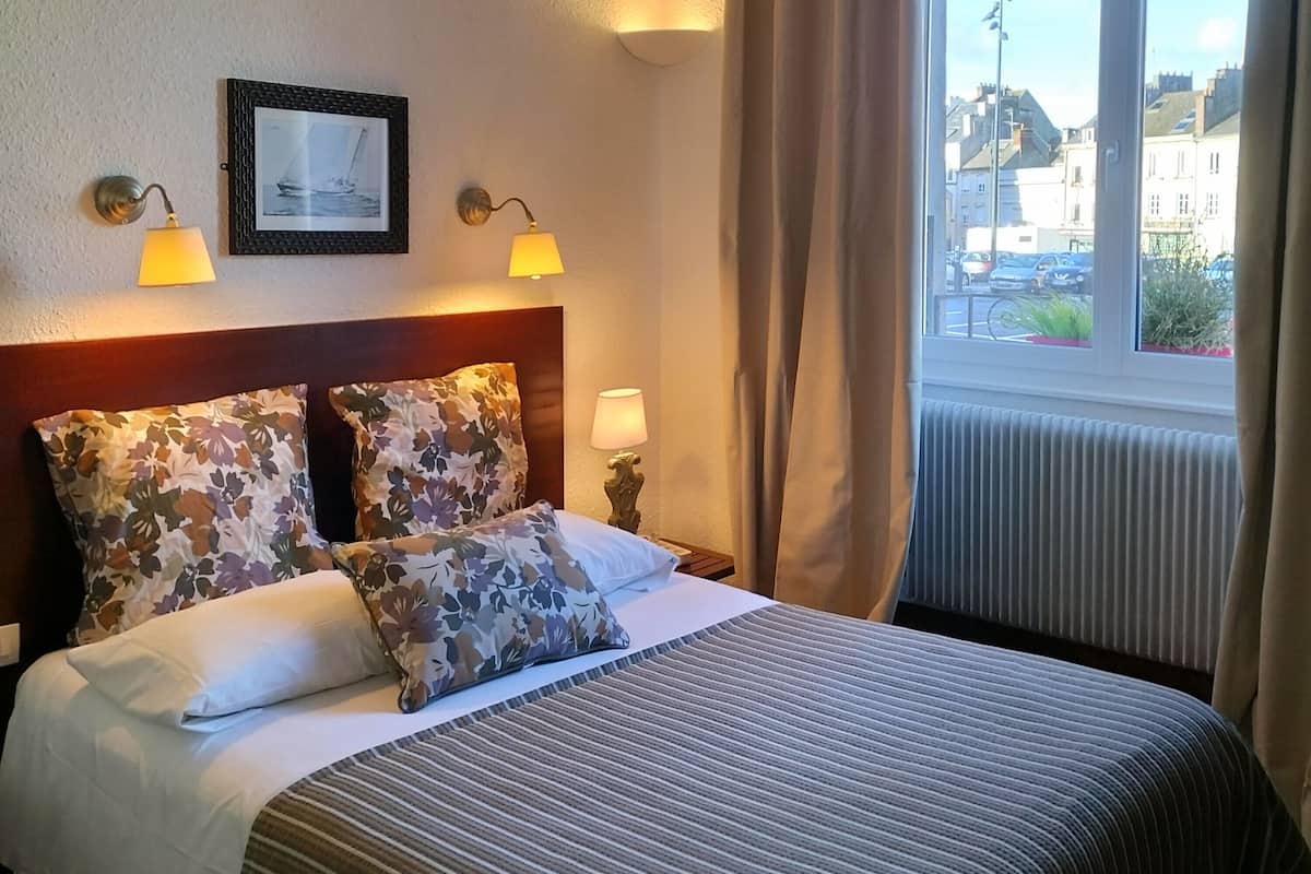 Kamar Double Comfort, 1 Tempat Tidur Double | Meja kerja, kedap suara, dan setrika/meja setrika