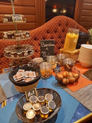Daily buffet breakfast (EUR 11 per person)