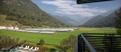 Rom – superior | Minibar, safe på rommet, skrivebord og wi-fi (inkludert)