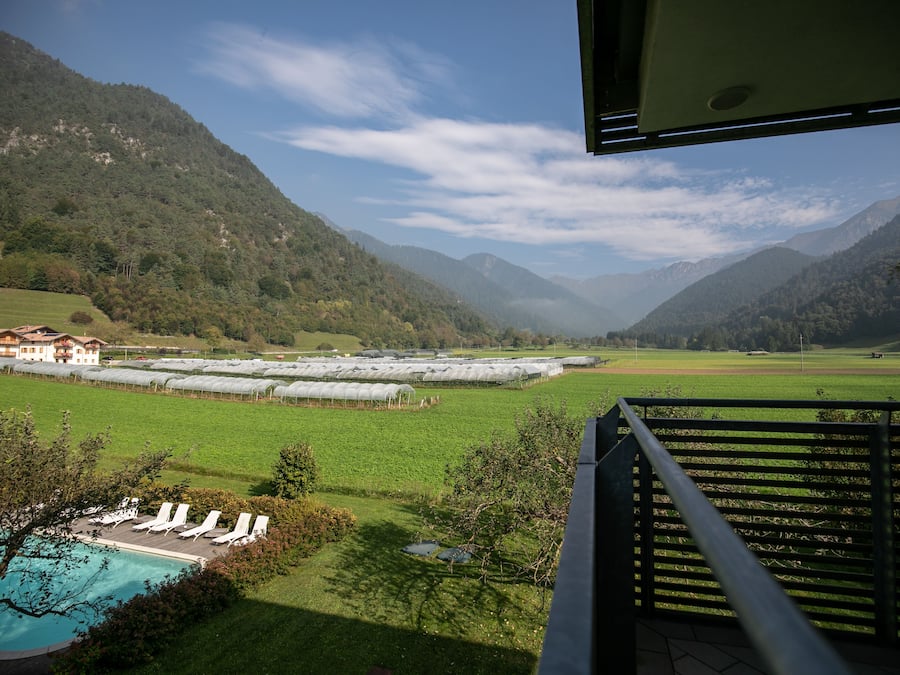 Minibar, in-room safe, desk, free WiFi