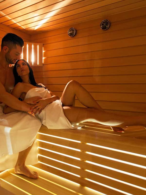 Couples treatment rooms, sauna, hot tub, steam room, Turkish bath