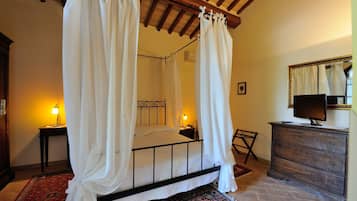 Suite Junior | Biancheria da letto di alta qualità, minibar, cassaforte in camera