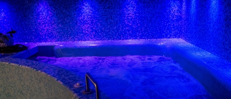 Sauna, bain Ă remous, hammam