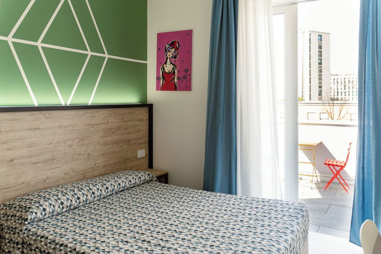 Enkeltrom – comfort, balkong | Dundyner, minibar, safe på rommet og skrivebord