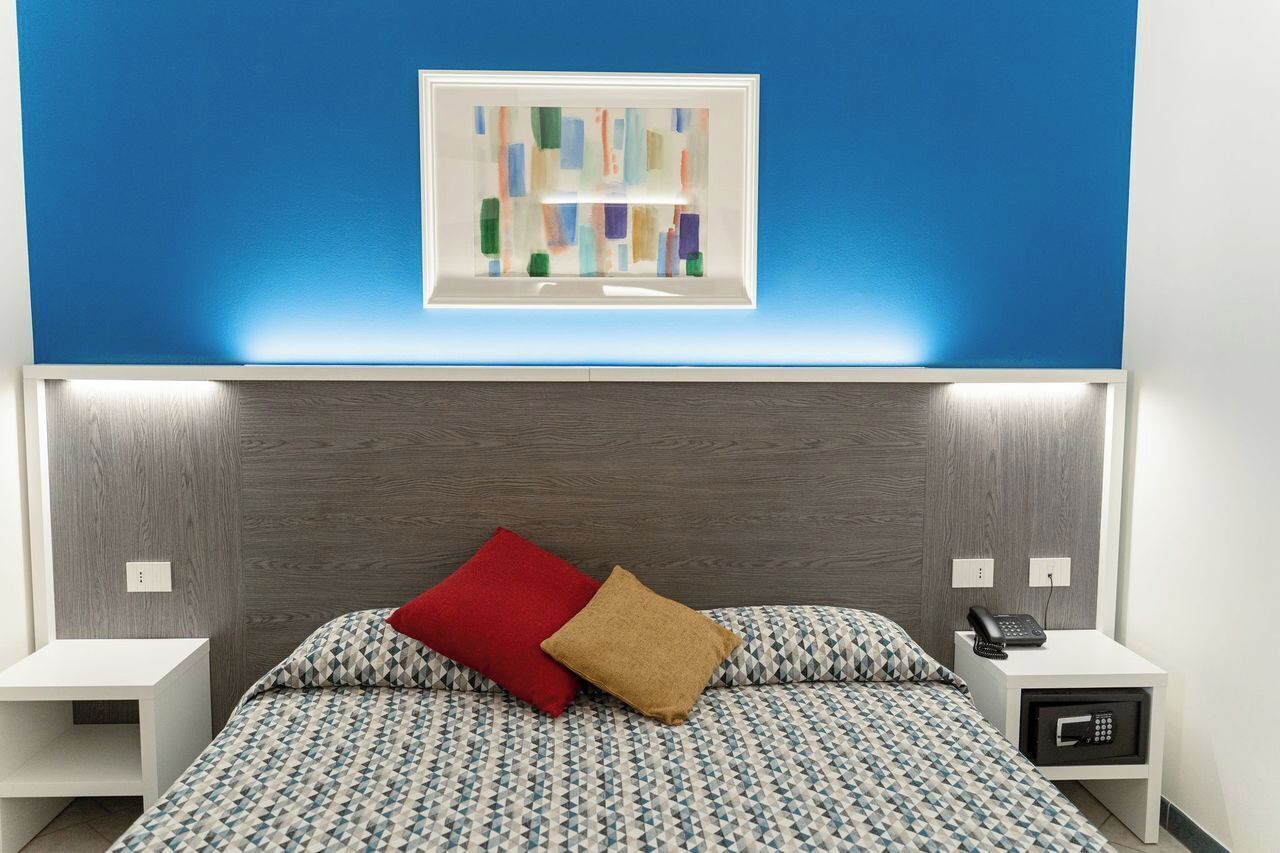 Doppelzimmer | Minibar, Zimmersafe, Schreibtisch, laptopgeeigneter Arbeitsplatz