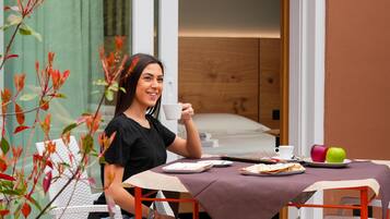 Superior-Zimmer, 1 Queen-Bett, Terrasse, Gartenblick