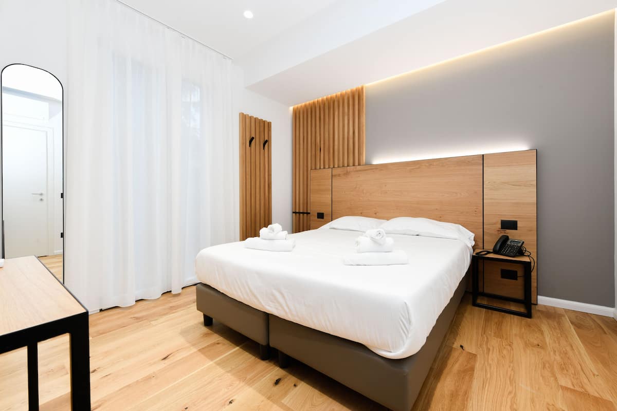 Classic Room, Balcony | 1 bedroom, hypo-allergenic bedding, down comforters, memory foam beds