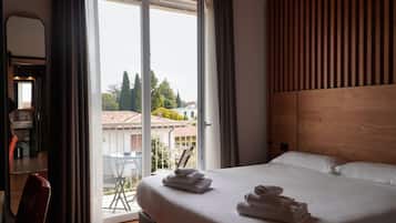 Standard Triple Room, 1 Bedroom | 1 bedroom, hypo-allergenic bedding, down comforters, memory foam beds