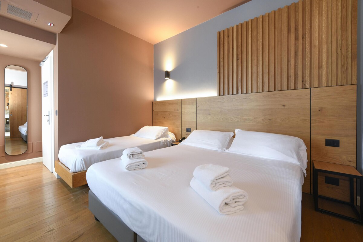 Comfort Room, 1 Queen Bed, Non Smoking (with Single Sofabed)